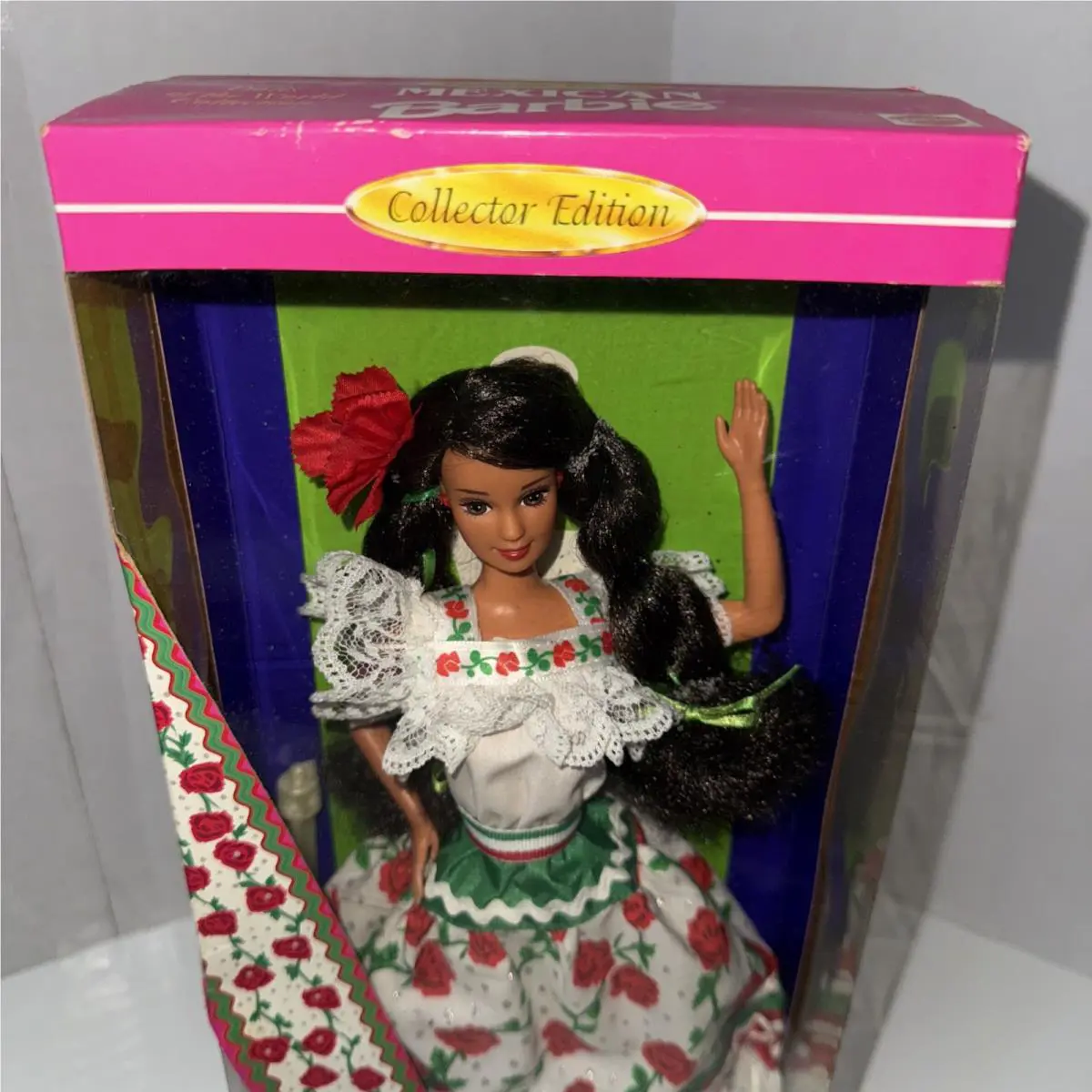 Mexican Barbie Dolls of The World - Mattel 1995 - Wear On Box