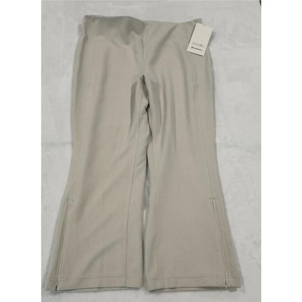 Lululemon Ribbed Softstreme Zip-leg HR Crop Pant 25 Bone Size 8 25 Inseam