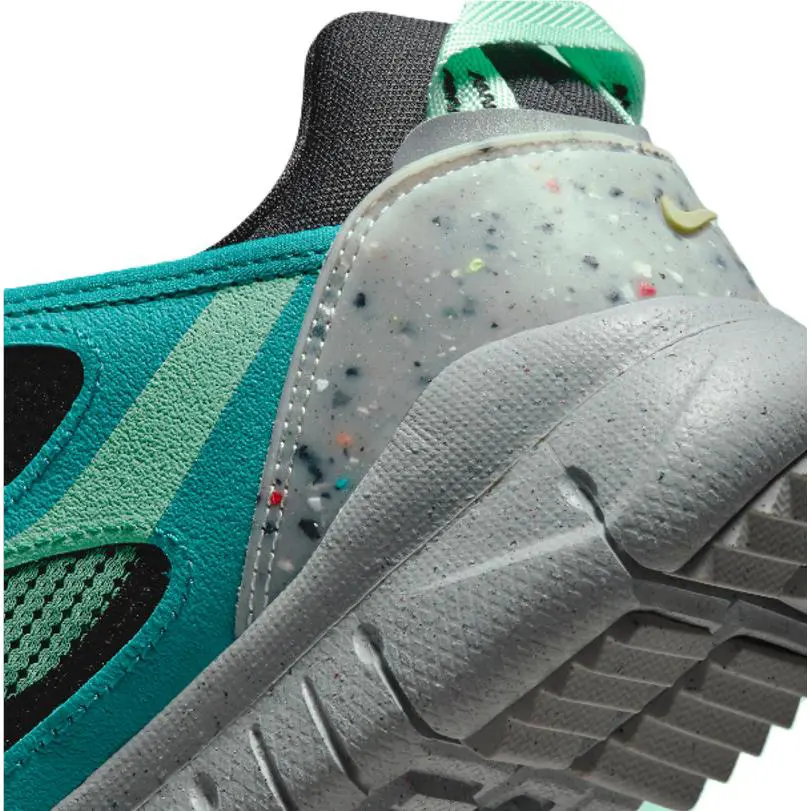 Nike shoes - Black/Oil Green/Mint Foam 3