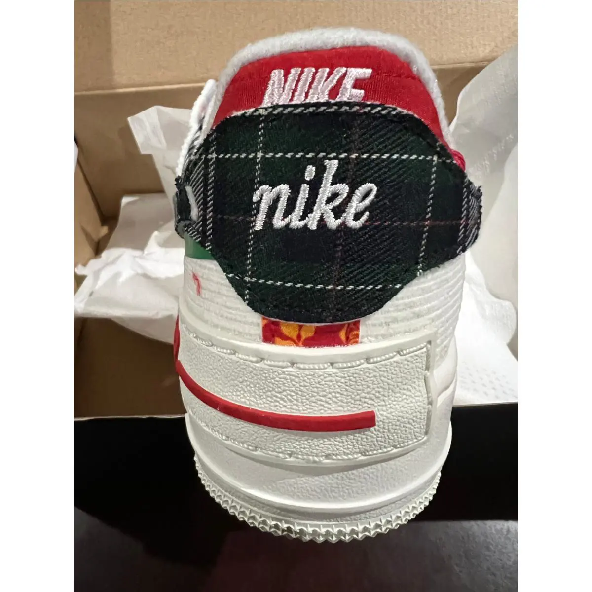 Nike shoes - DZ5193 - DZ5193 - SAIL/MULTI-COLOR-CLASSIC GREEN 4