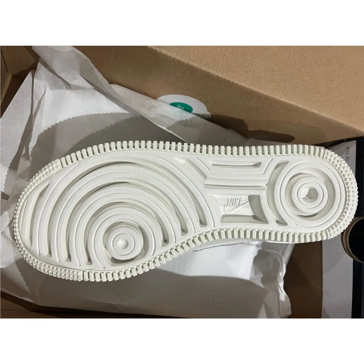 Nike shoes - DZ5193 - DZ5193 - SAIL/MULTI-COLOR-CLASSIC GREEN 5