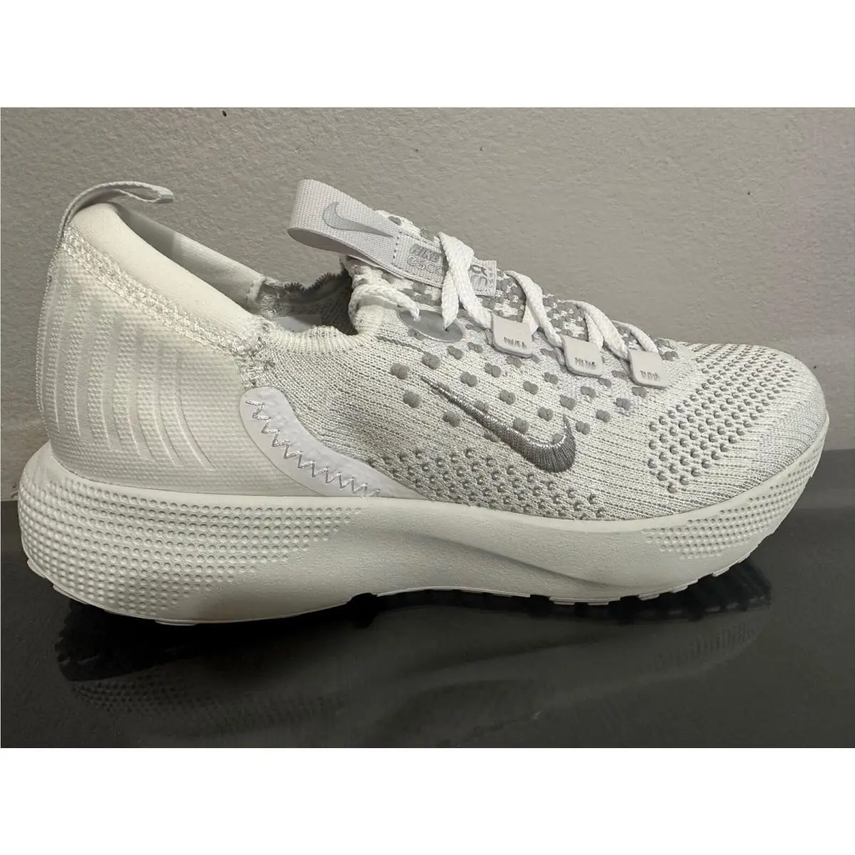 Nike shoes - Nike React Escape - React Escape - DC4269-100 - White 4