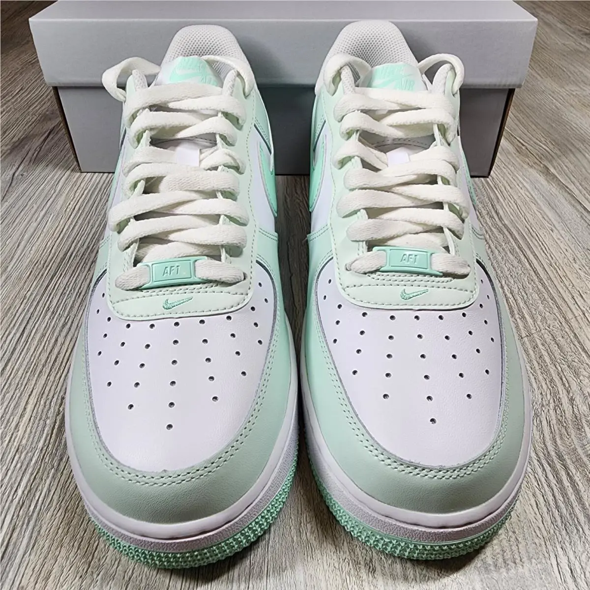 Nike shoes - Green 2