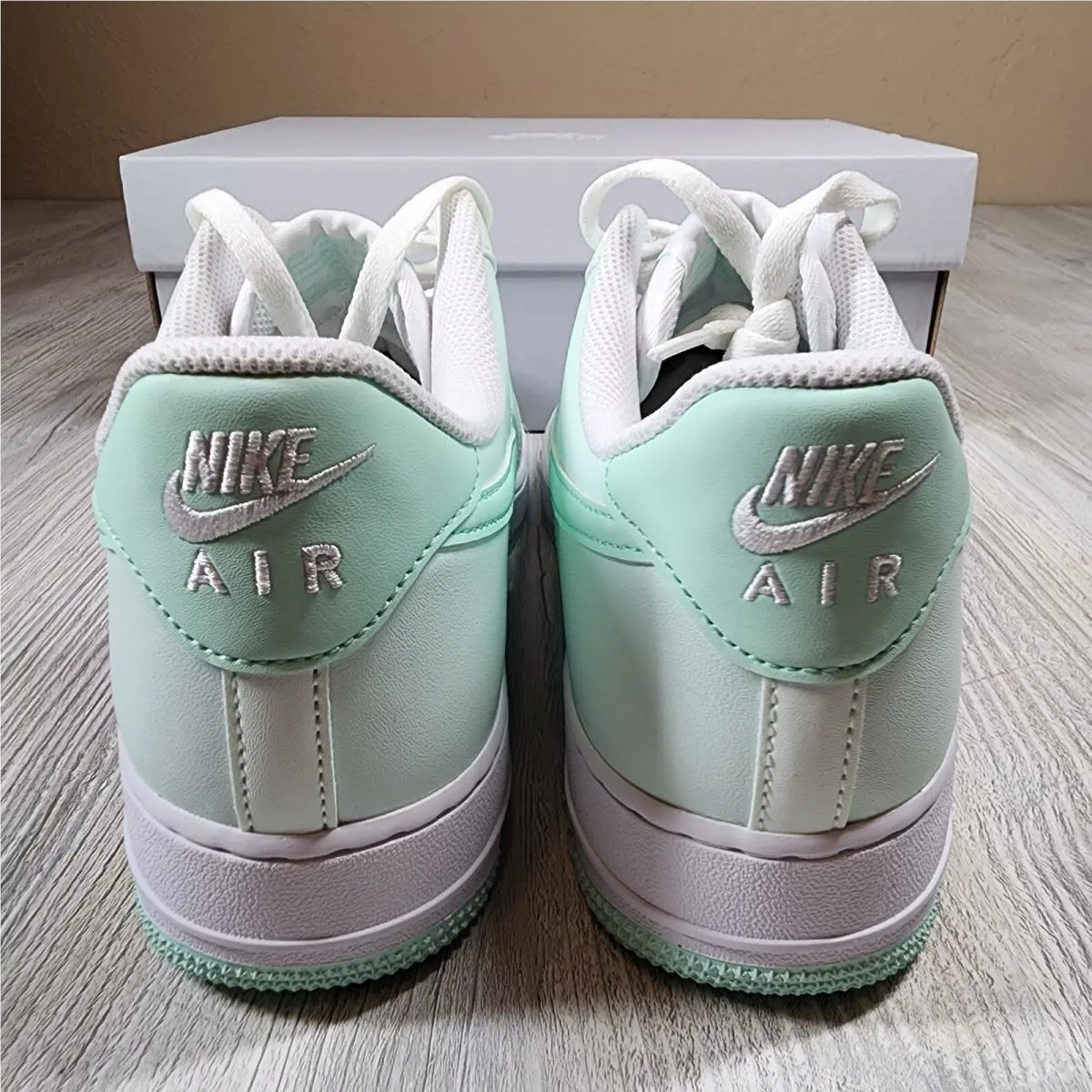 Nike shoes - Green 3