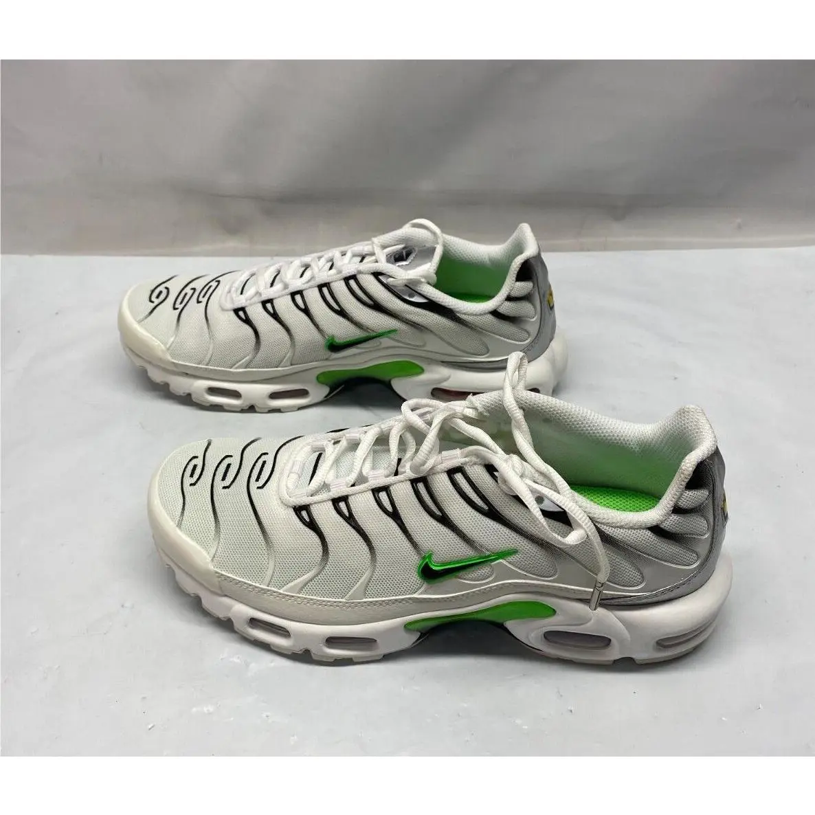Nike shoes - Nike Air Max Plus - Air Max Plus - DN6997-100 - White/ Black/ Green 3