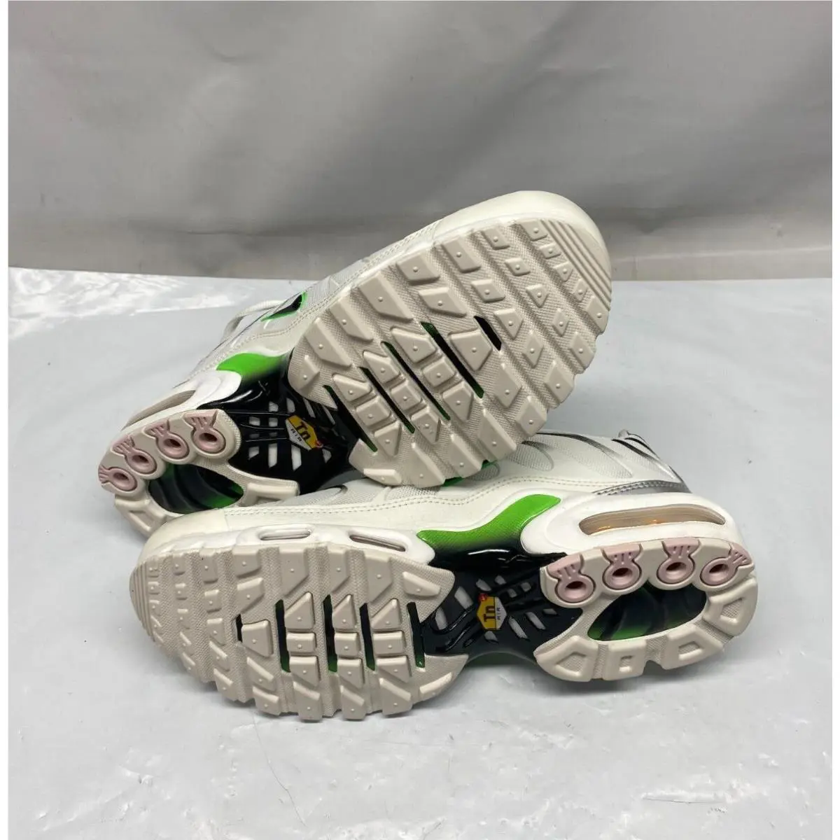 Nike shoes - Nike Air Max Plus - Air Max Plus - DN6997-100 - White/ Black/ Green 5