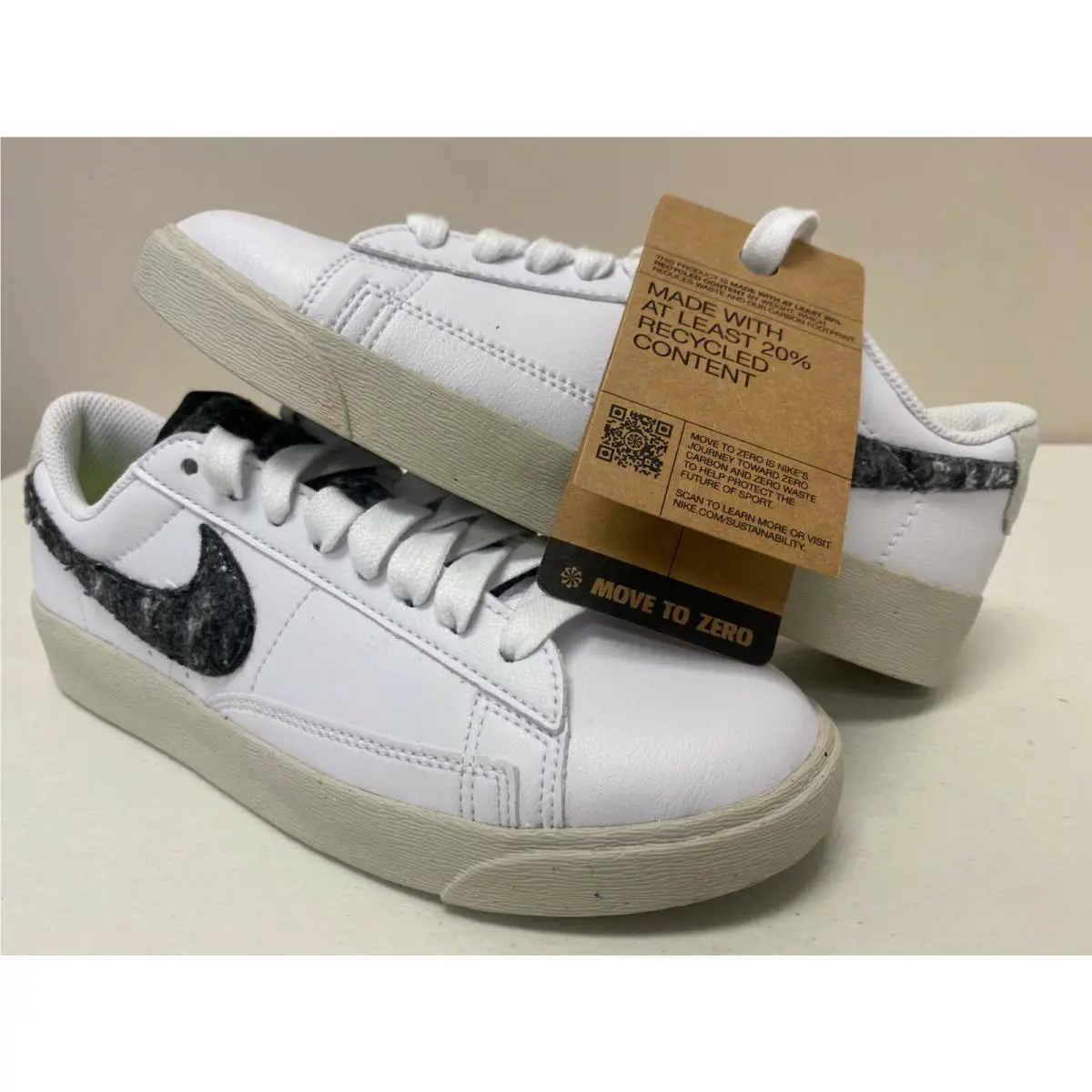 Nike shoes - White 2