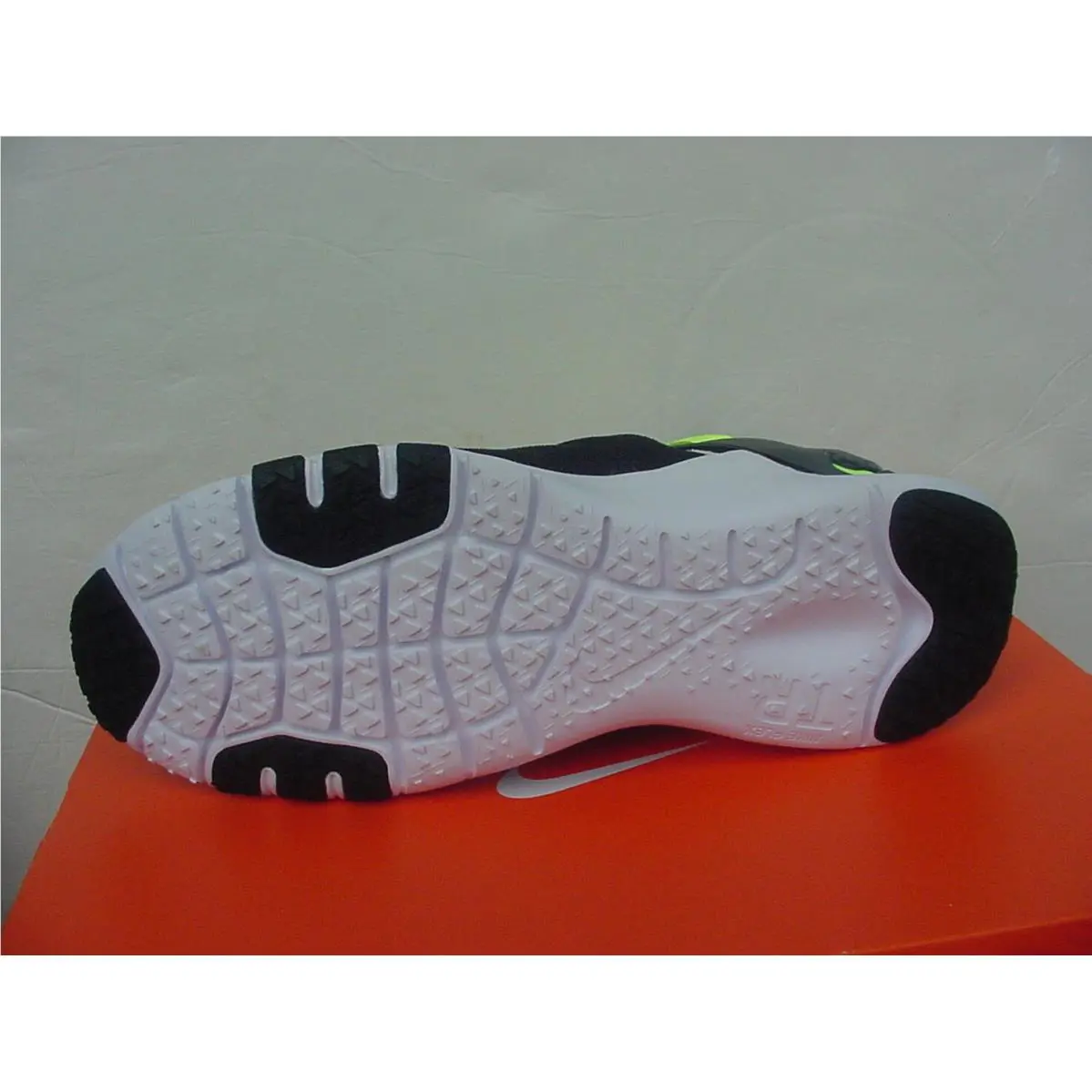 Nike shoes - Nike FlexMethod TR - FlexMethod - BQ3063-008 - Thunder Gray Metallic Silver Black 3