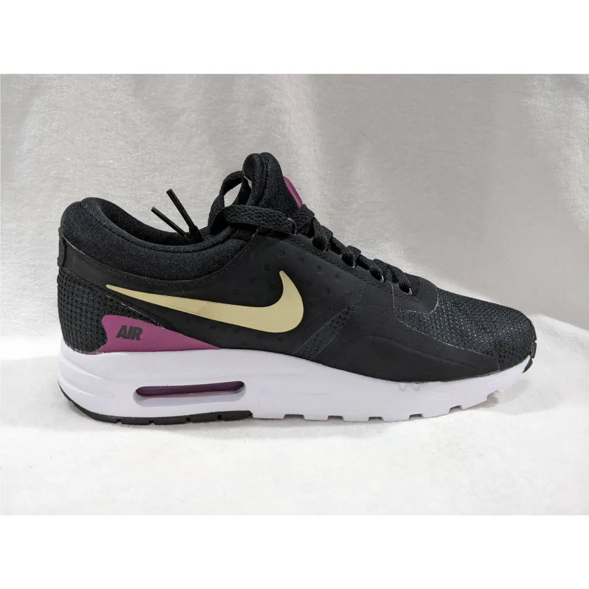Nike shoes - Nike Air Max Zero Essential - 881229-007 881229 - Black/Gold/White 15