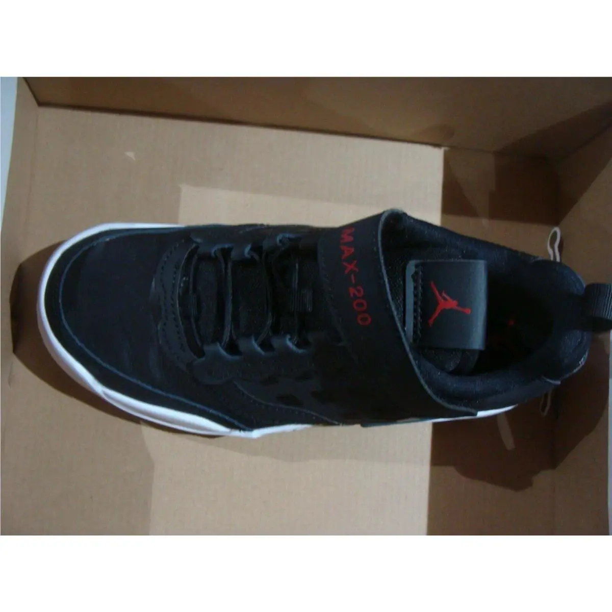 Nike shoes - Jordan Max 200 - Max - BLACK/GYM RED WHITE 8