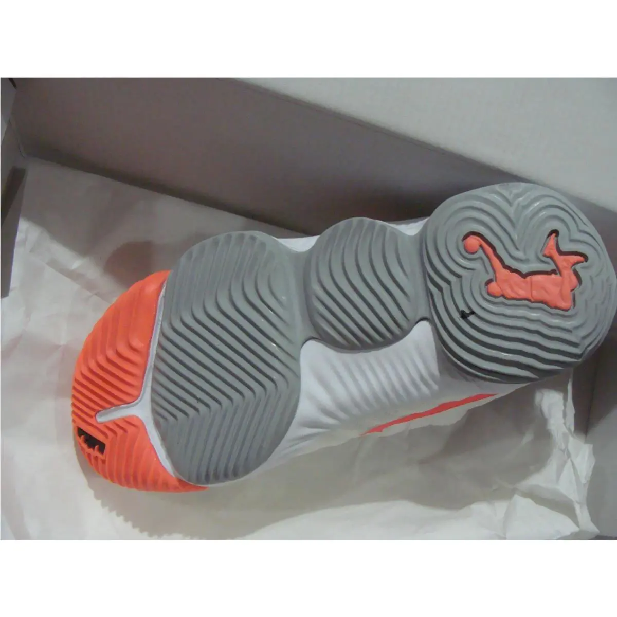 Nike shoes - WHITE/HOT LAVA FLT SILVER 4
