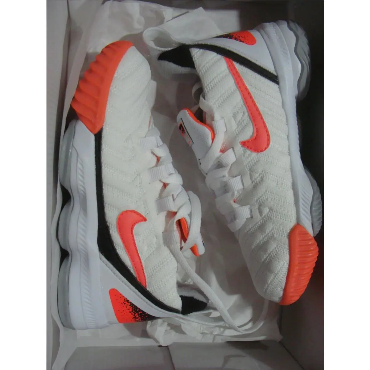 Nike shoes - WHITE/HOT LAVA FLT SILVER 5