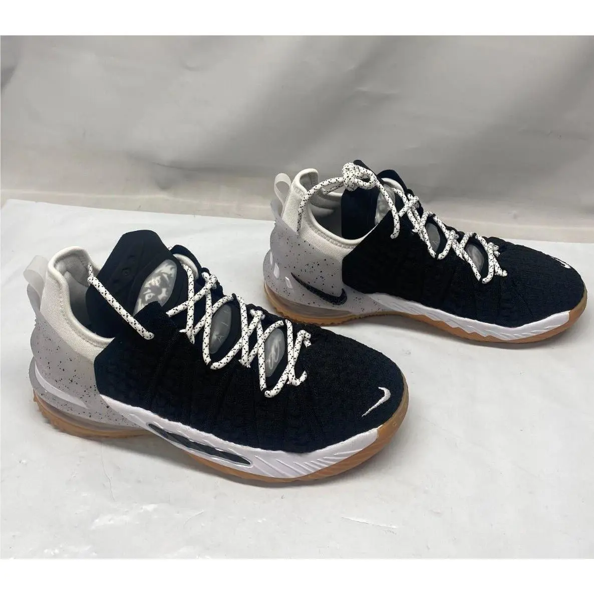 Nike shoes - Black & White 2