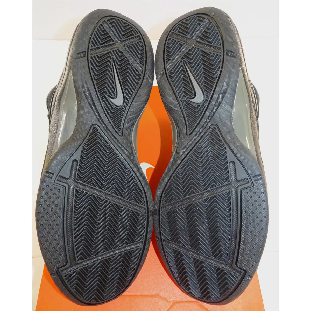 Nike shoes - Black 3