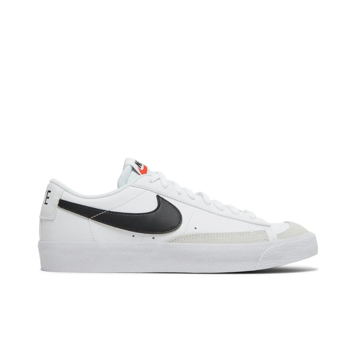 Nike shoes - White 4