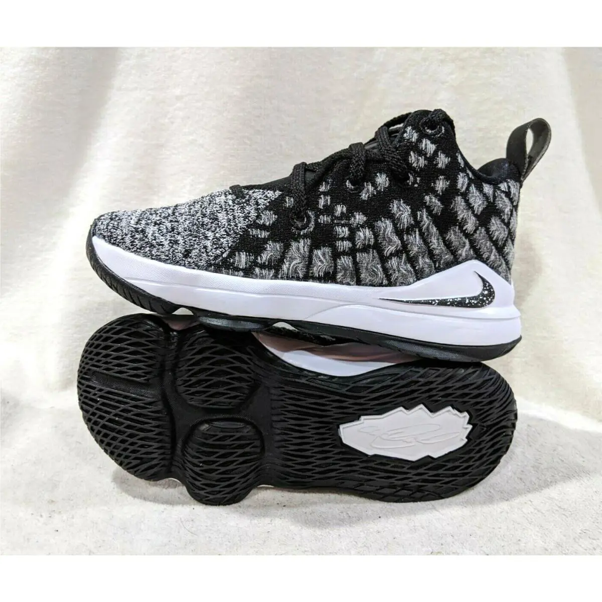 Nike shoes - Nike LeBron XVII - LeBron XVII - BQ5595-002 - Black/White 0