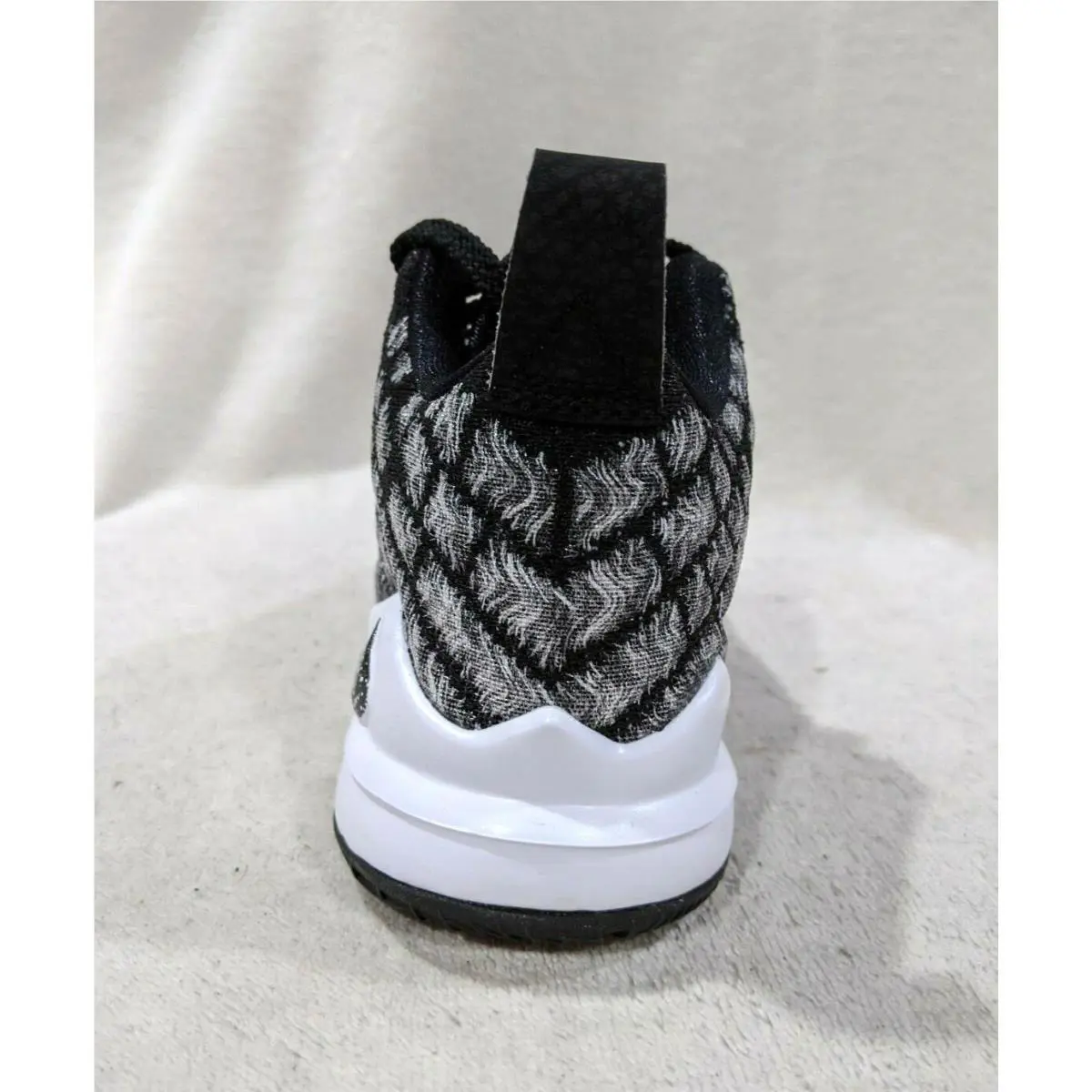 Nike shoes - Nike LeBron XVII - LeBron XVII - BQ5595-002 - Black/White 4