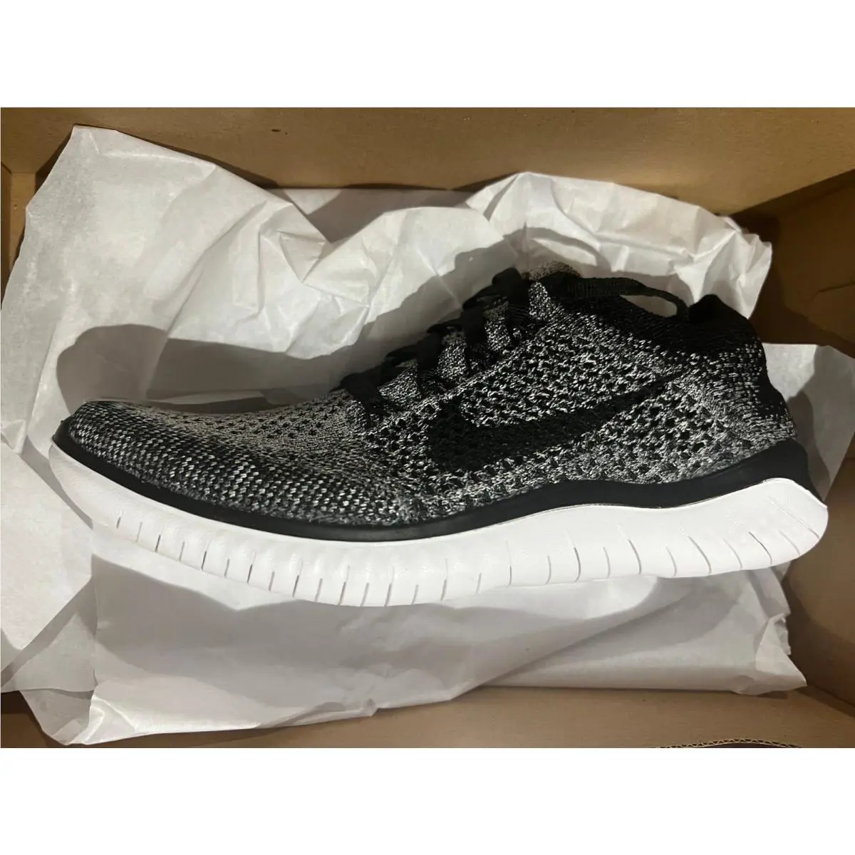 Nike shoes - White/Black 3