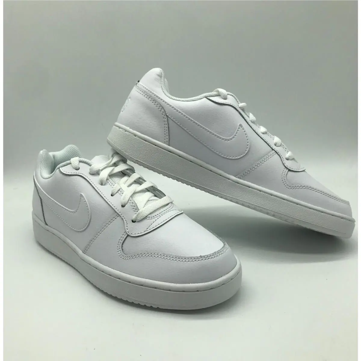 Nike shoes - White 4