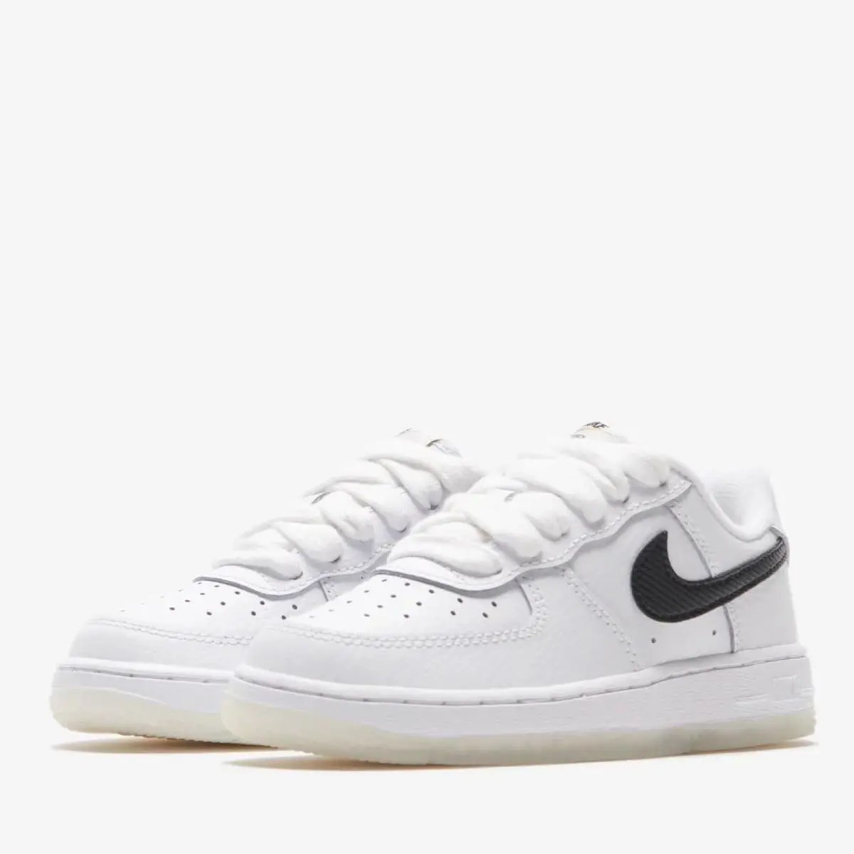 Nike shoes - White 3