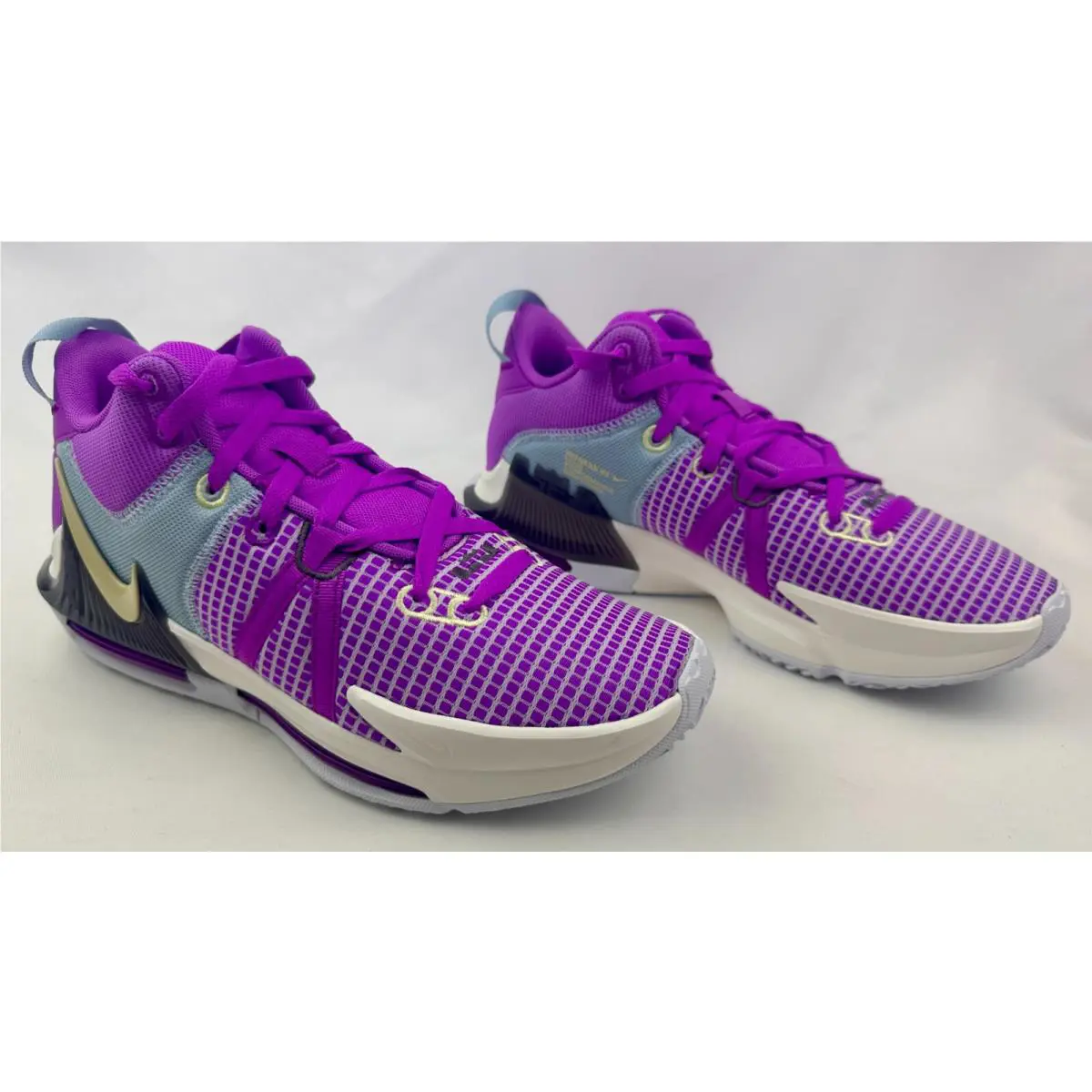 Nike shoes - Nike LeBron Witness - LeBron Witness - DM1123-500 - Multicolor 1