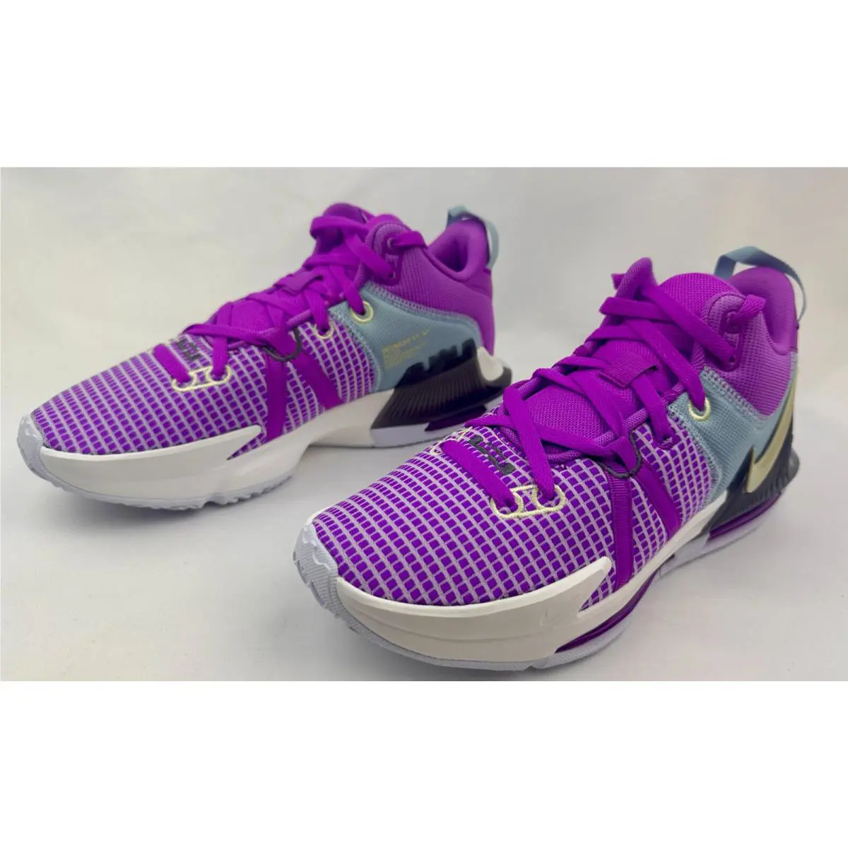 Nike shoes - Nike LeBron Witness - LeBron Witness - DM1123-500 - Multicolor 4