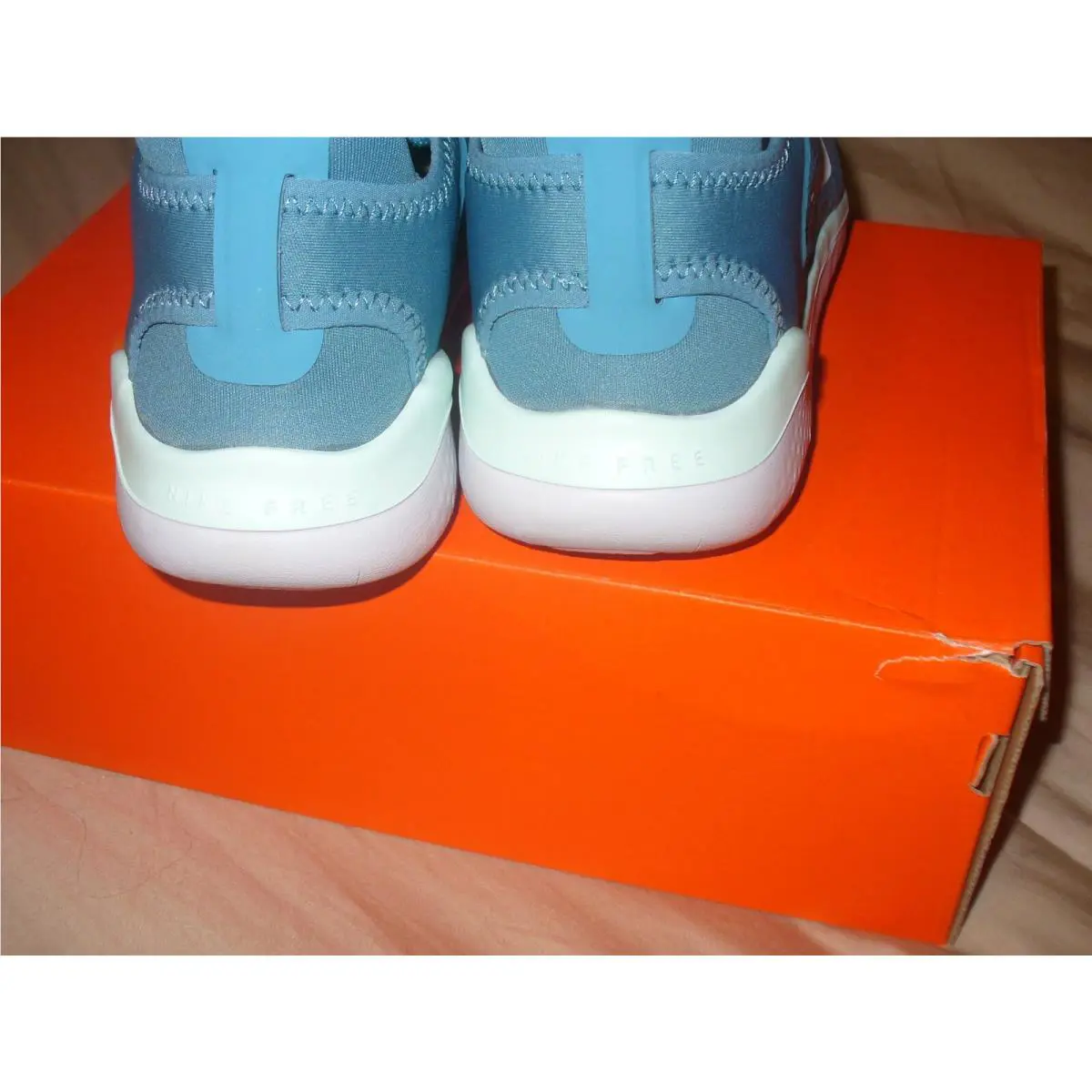 Nike shoes - FREE RN GS - FREE - AH3457-401 - Powder Blue/White 5