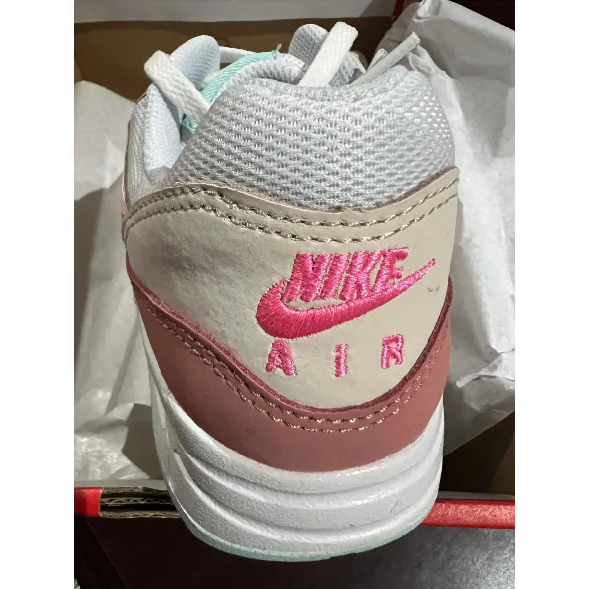 Nike shoes - WHITE/RED ST ARDUST-GUAVA ICE 4