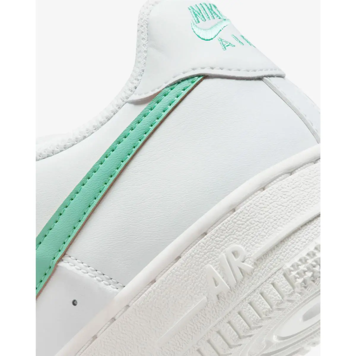 Nike shoes - Nike Air Force 1 - Air Force - Summit White/Emerald Rise 6