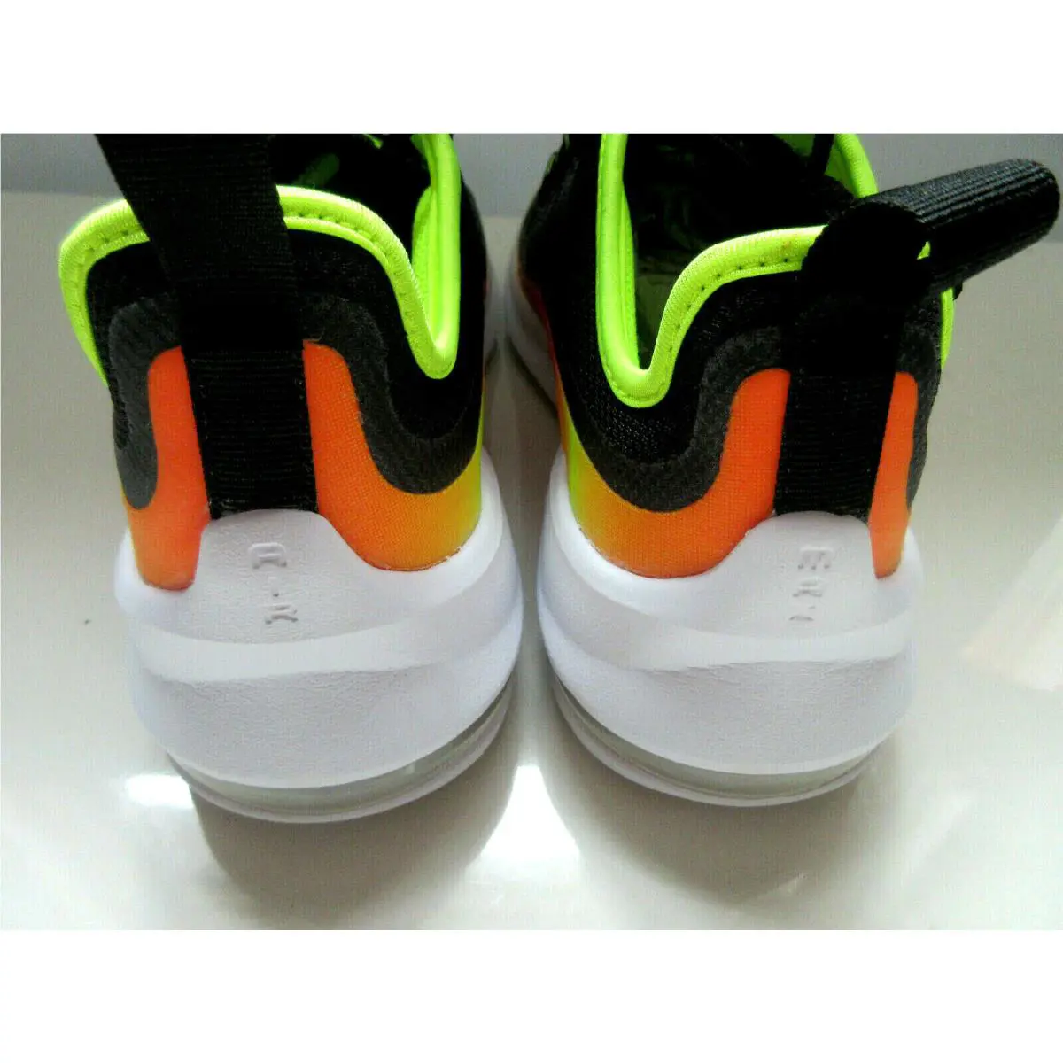 Nike shoes - Nike Air Max Axis - Air Max Axis - sneakers - Black/Volt /Total Orange 16