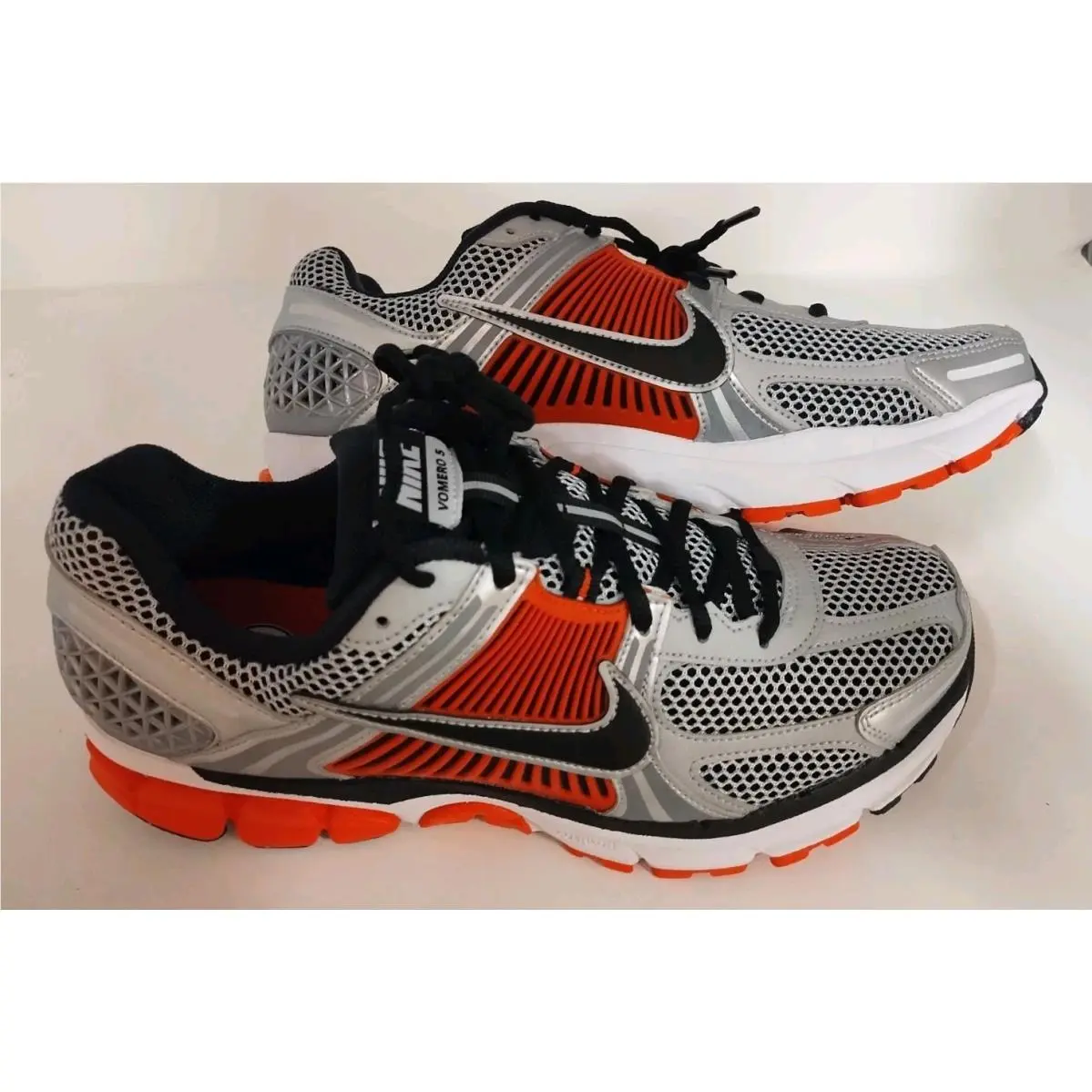 Air Zoom Vomero 5 Men`s Sneakers Silver/black/red FJ4151-005 Size 10 by Nike