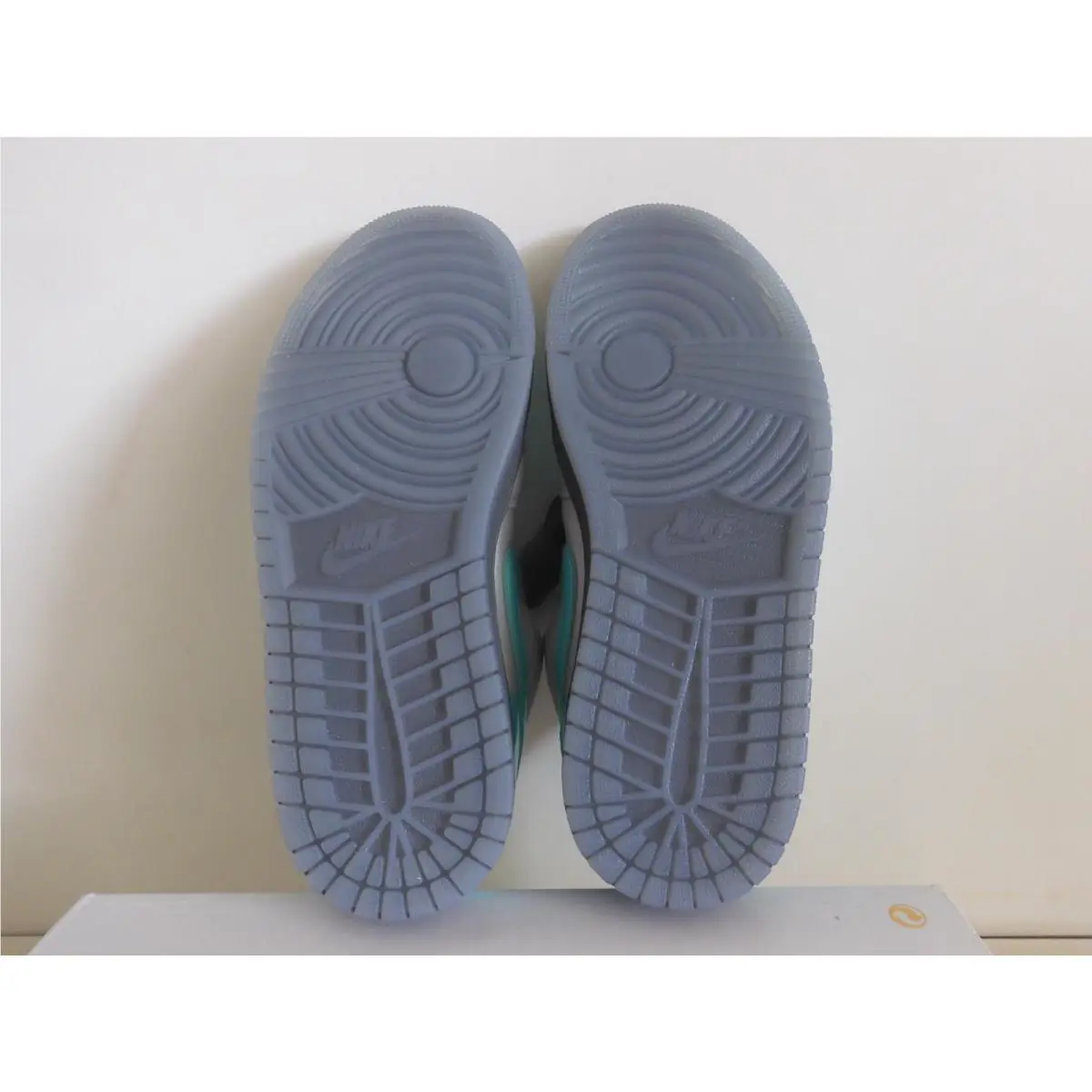 Nike shoes - Nike Air Jordan 1 - Air - HQ3599 025 - Green (UPC: 197601900515) 6