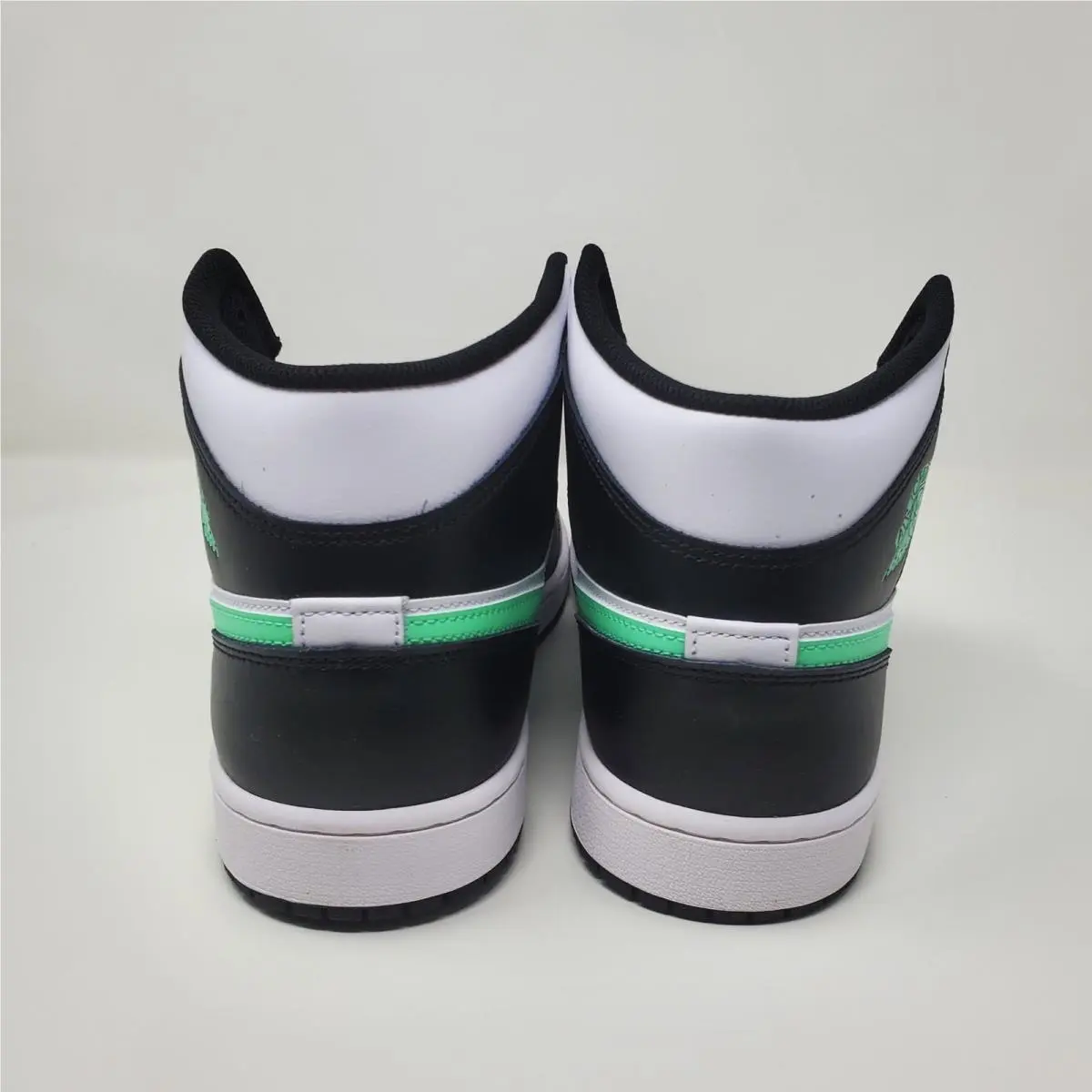 Nike shoes - Air Jordan 1 Mid - Air Mid - DQ8426-103 - Green 1