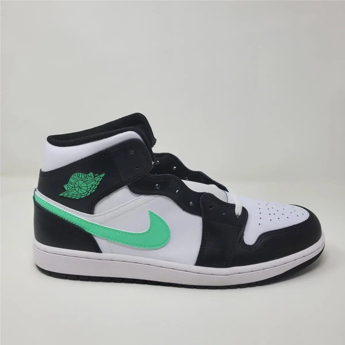 Nike shoes - Air Jordan 1 Mid - Air Mid - DQ8426-103 - Green 2