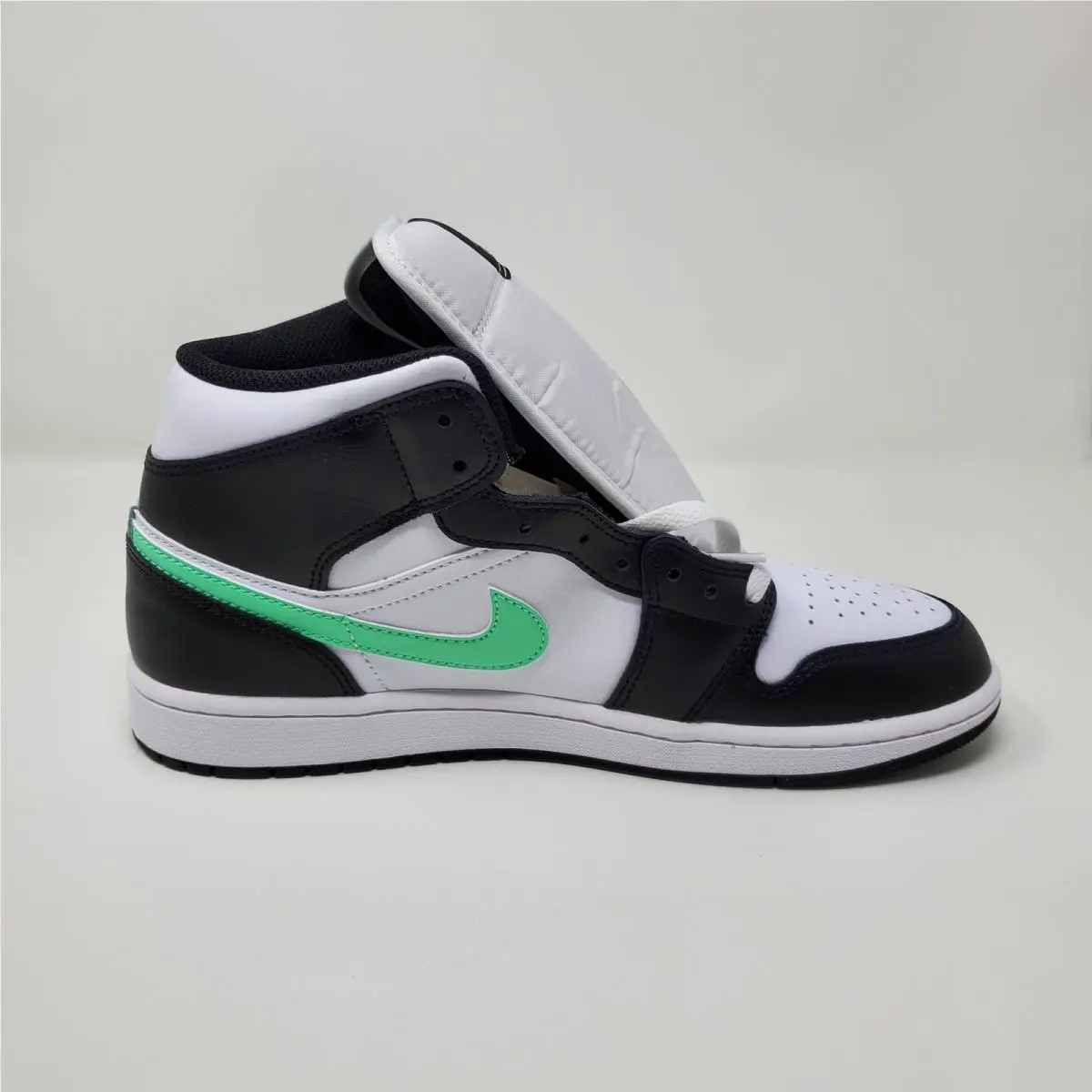 Nike shoes - Nike Air Jordan 1 - Air - DQ8426-103 - Green 4