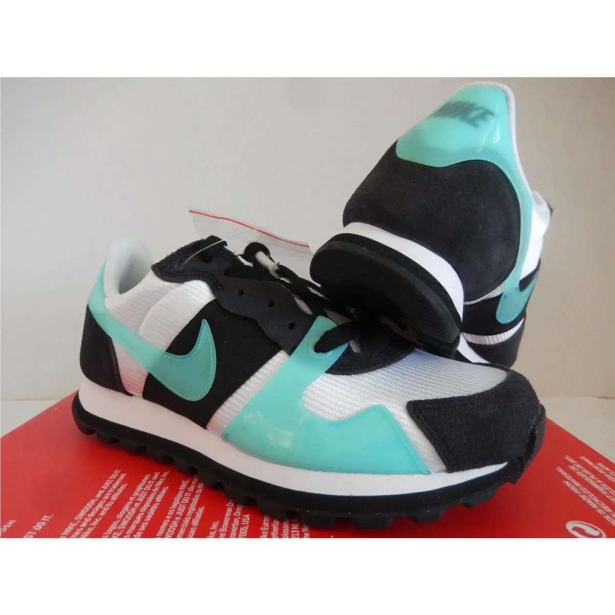 Nike shoes - Nike V-Love OX - AR4269 100 - White (UPC: 192499000620) 0