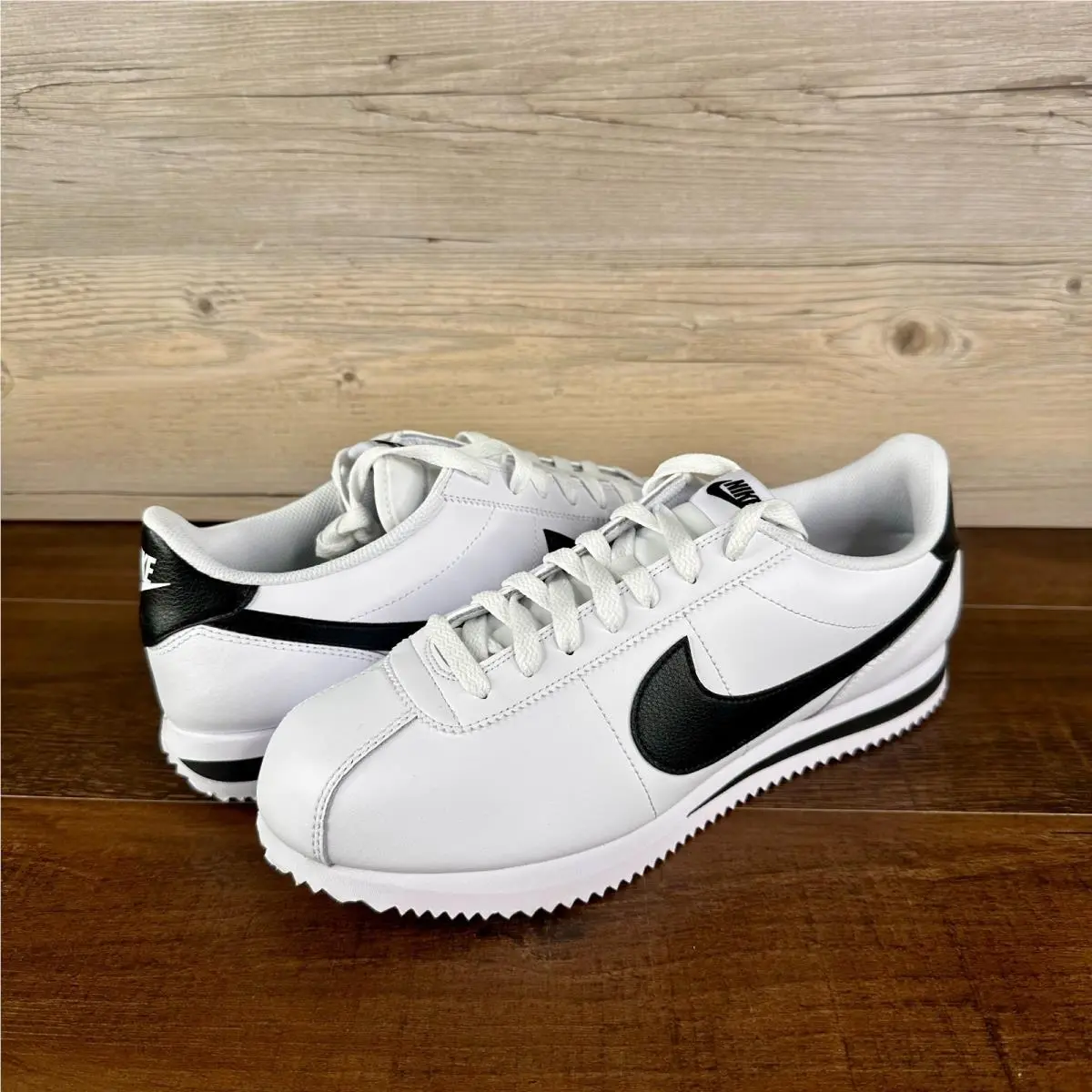Nike Cortez Mens Size 10 White Black DM4044 105