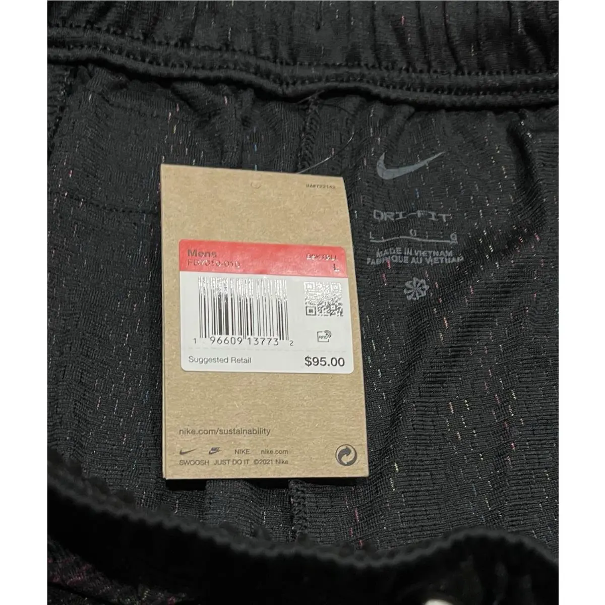 Nike clothing - Nike - FB7010010 - Black (UPC: 0196609137732) 4