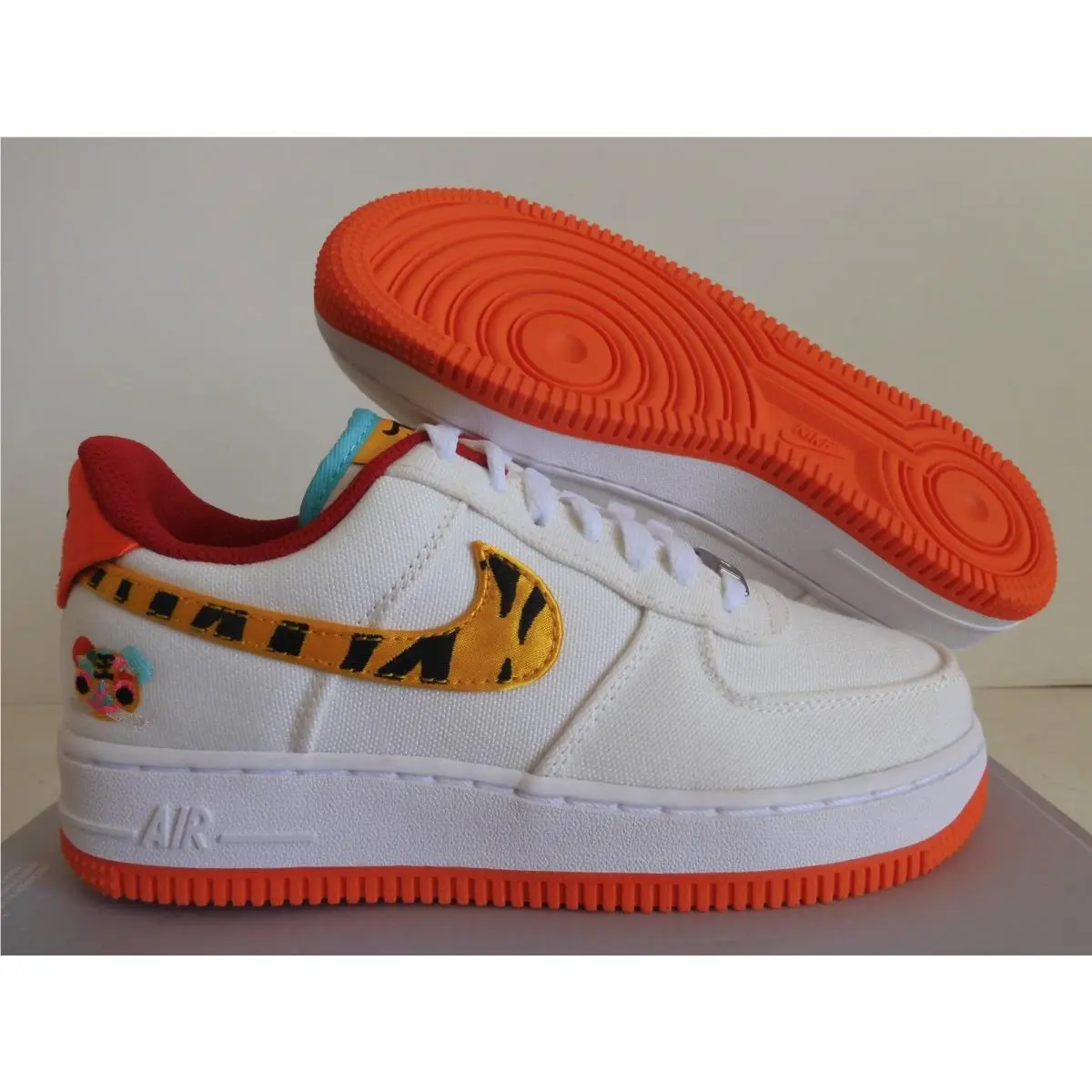 Nike Air Force 1 07 LX Year of The Tiger Sail-gold Womens Sz 5.5 DR0148-171