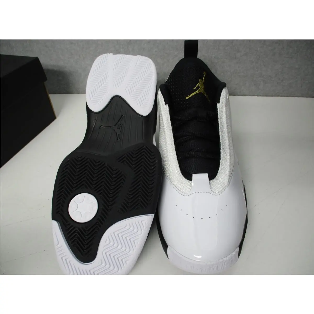 Nike shoes - Jordan Max Aura 6 - Max Aura - FQ8298-101 - White 4