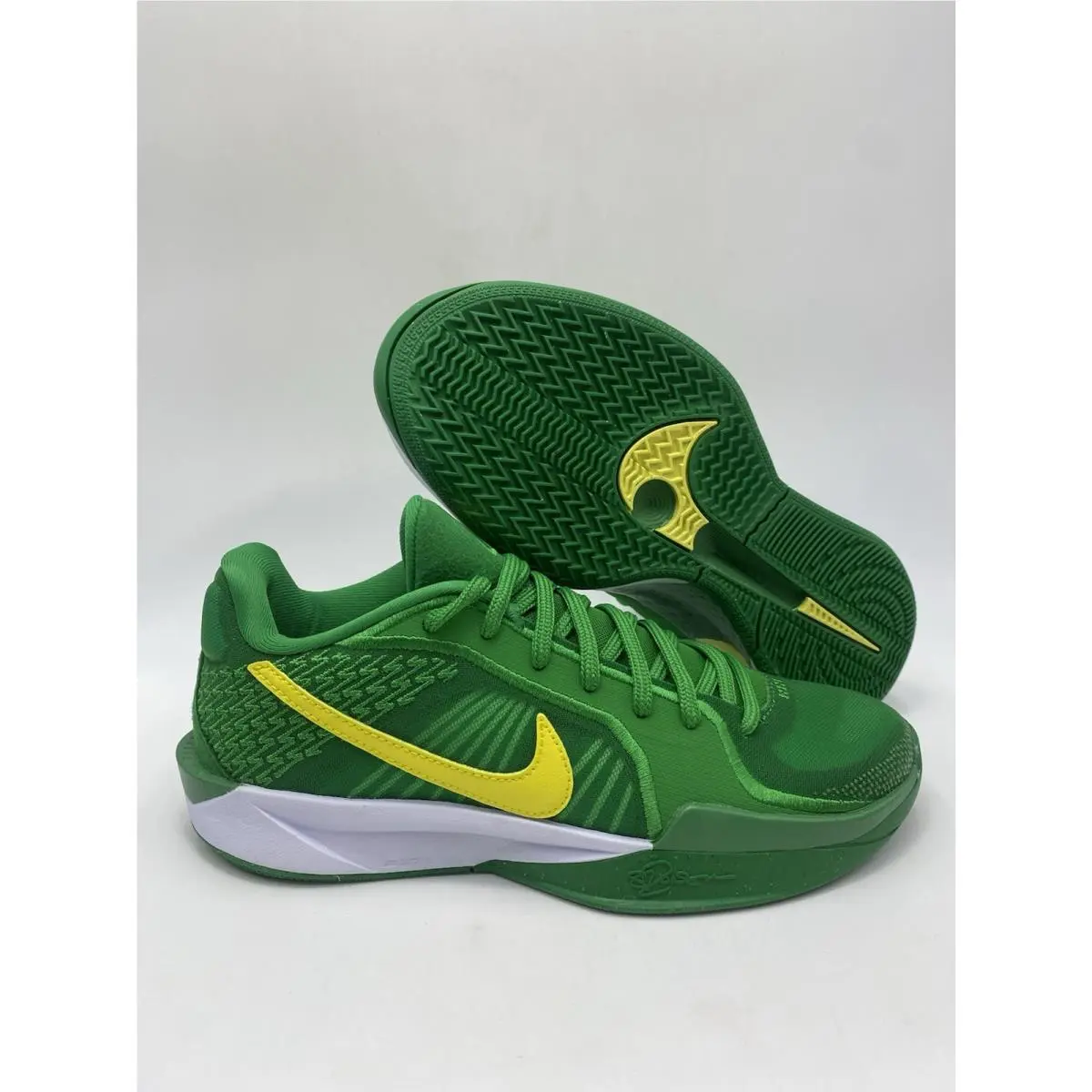 Nike Sabrina 2 or Apple Green Yellow Strike HQ4344 300 Women`s Sz 8.5/Men`s 7
