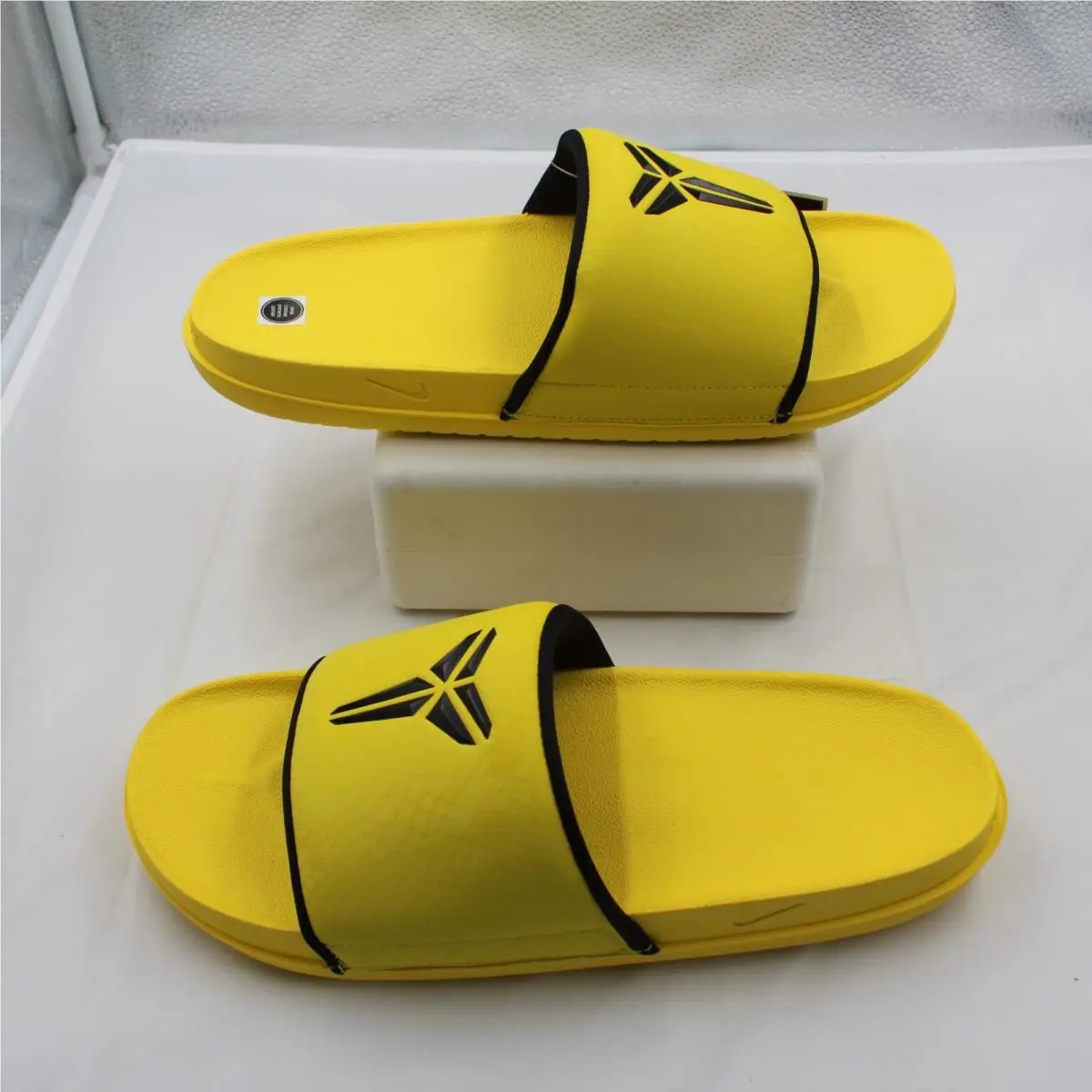 Nike Kobe Offcourt Slide Lightning Yellow Black Mamba IF2870-700 Men Size 11