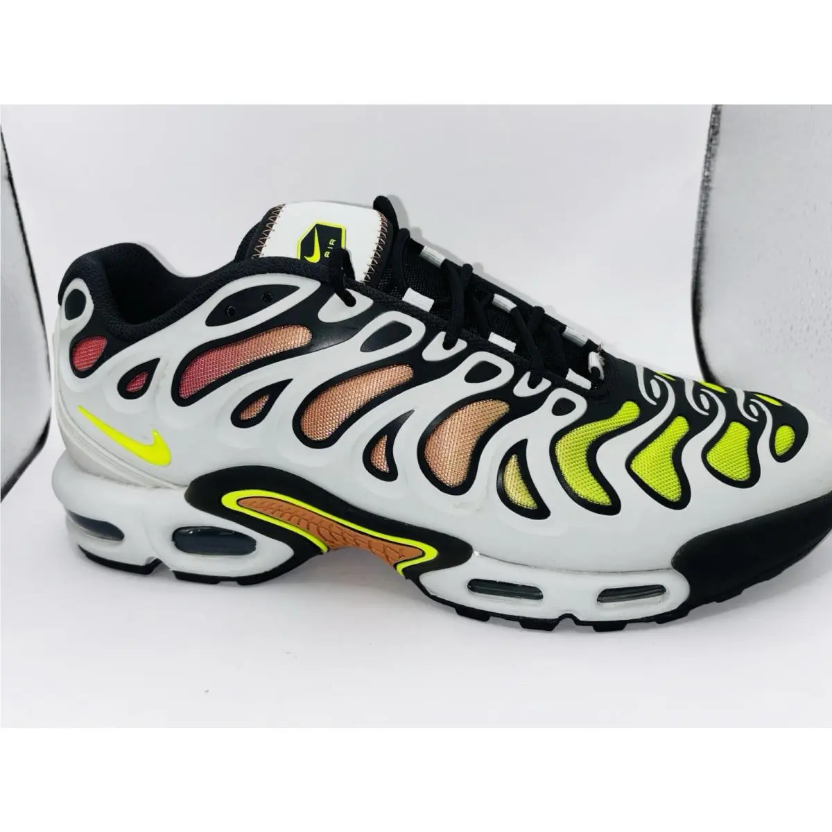 Nike shoes - Nike Air Max Plus Drift - FD4290-009 - Gray 1