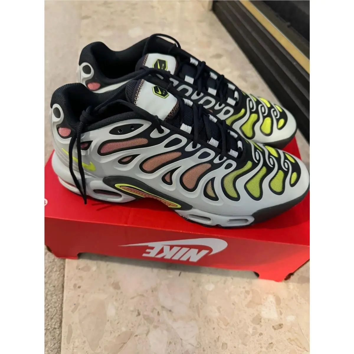 Nike shoes - Nike Air Max Plus Drift - FD4290-009 - Light Silver 3