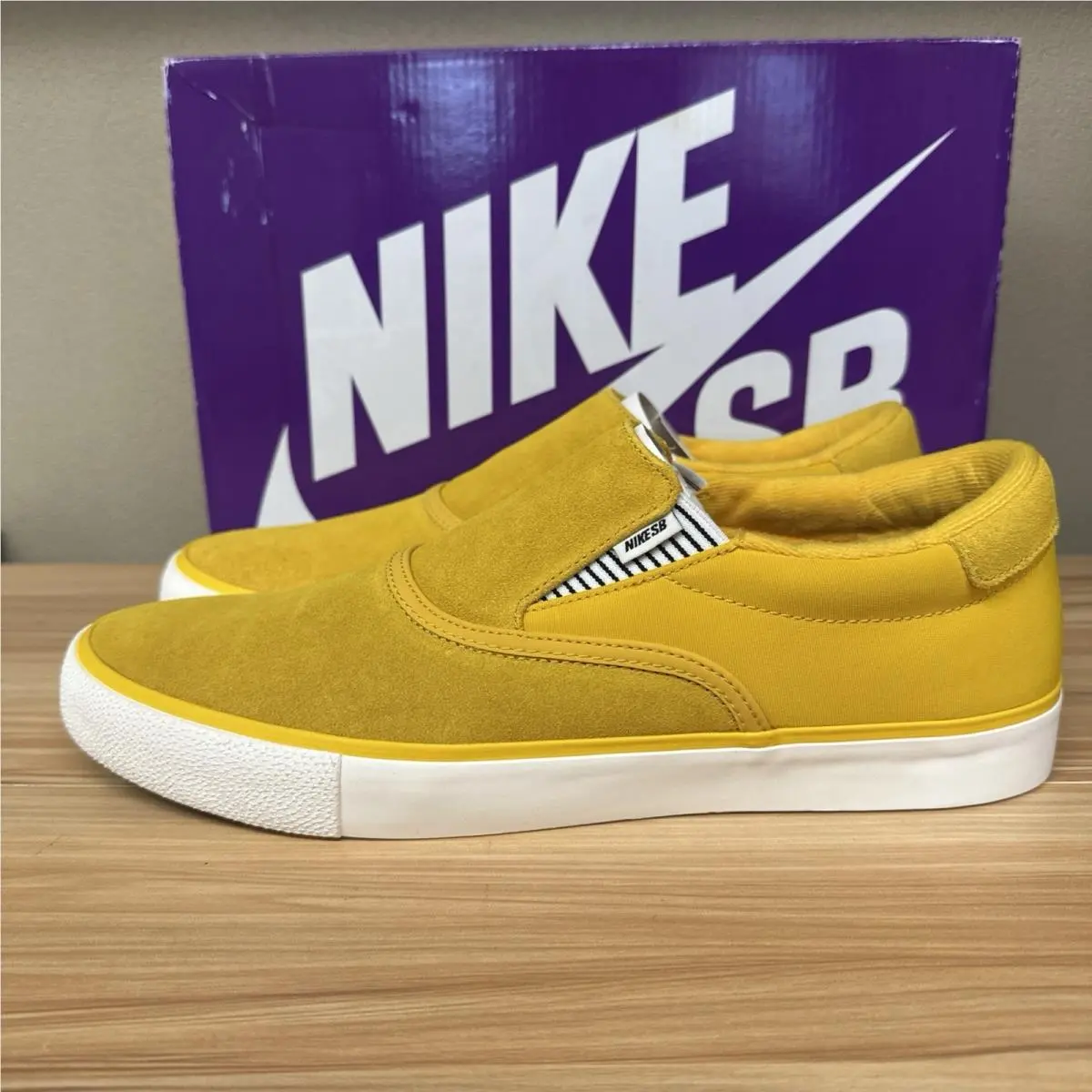 Nike shoes - Nike Zoom Verona - Zoom Verona - DM4424-700 - Yellow 1