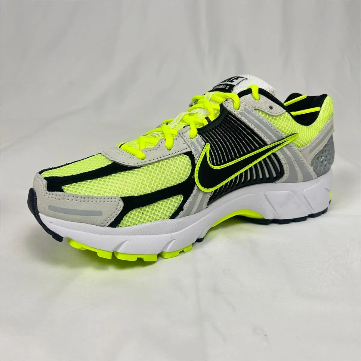 Nike shoes - Nike Air Zoom Vomero 5 - FB9149-701 - Green 0
