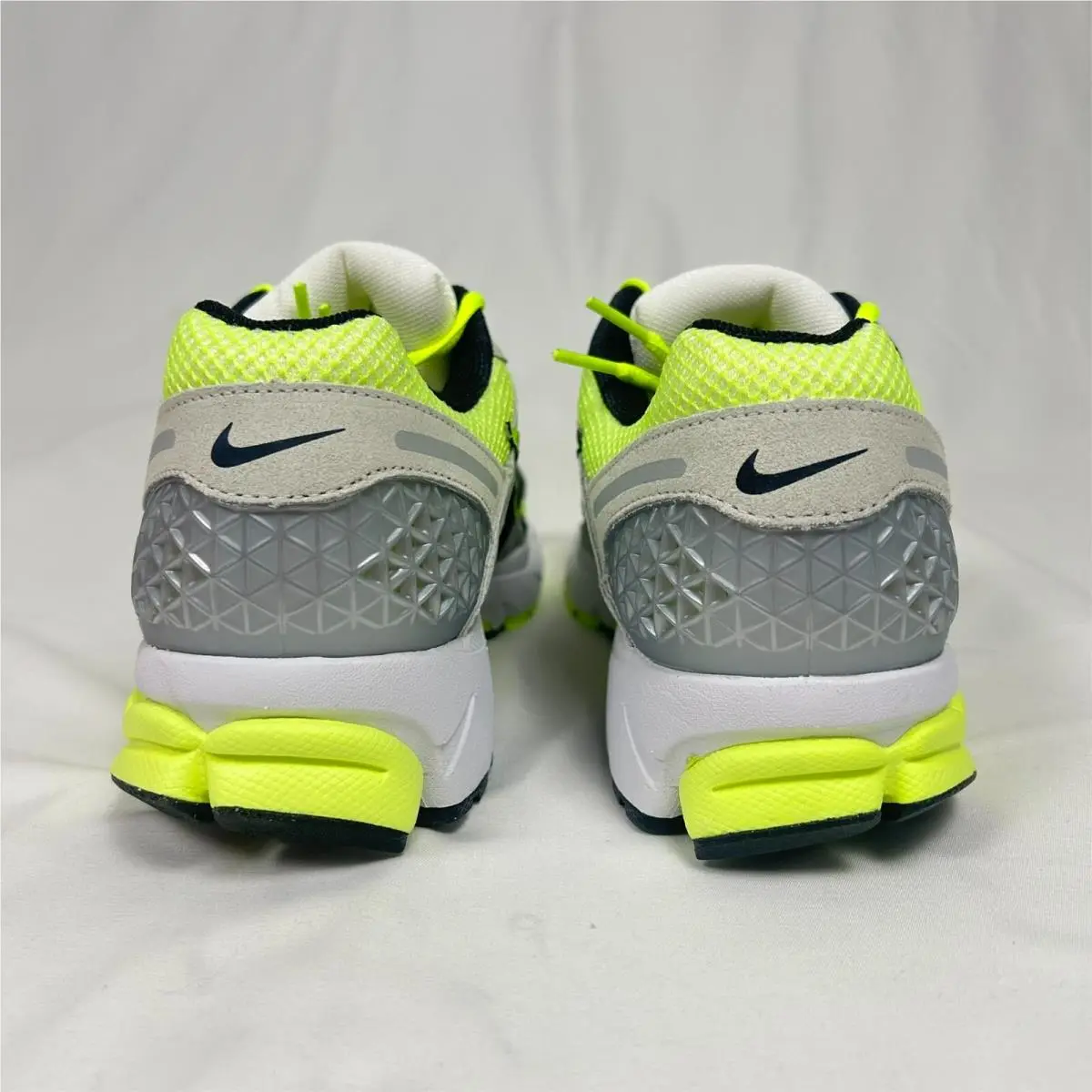 Nike shoes - Nike Air Zoom Vomero 5 - FB9149-701 - Green 4