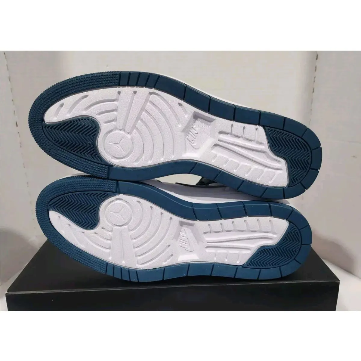 Nike shoes - Nike Air Jordan 1 - Air - DN3253 401 - White 3
