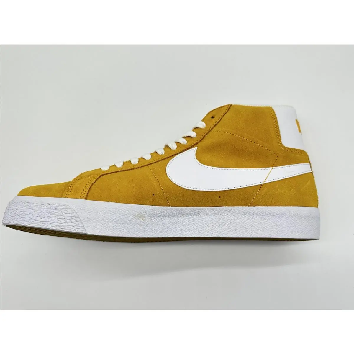 Nike shoes - SB Blazer Mid - Blazer Mid - 864349700 - Gold (UPC: 194500906808) 1