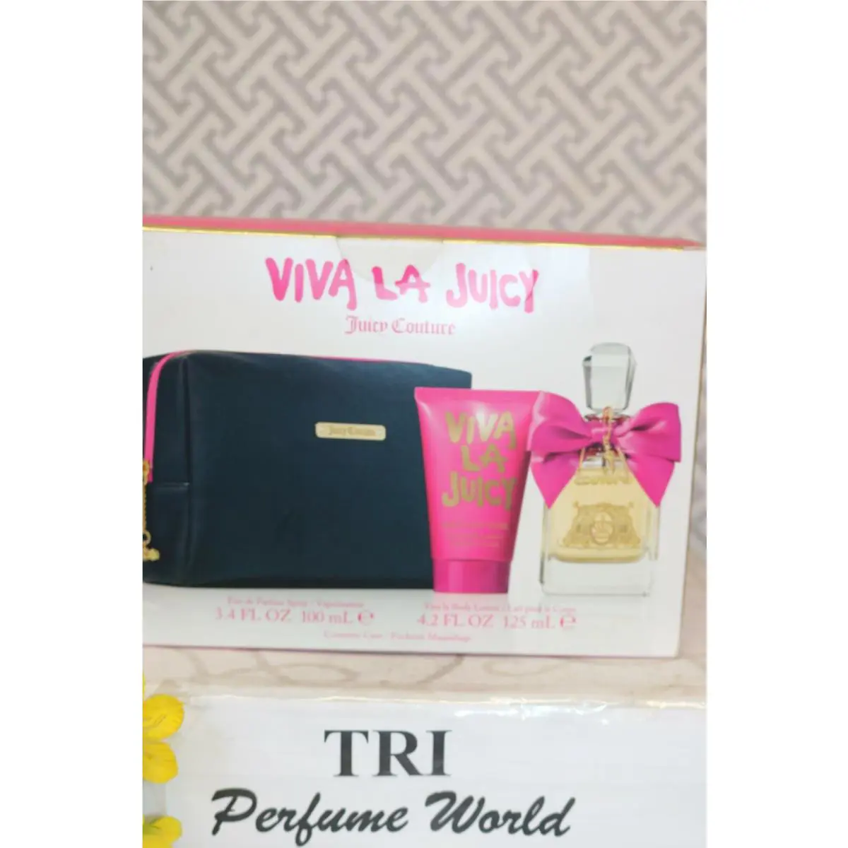 Viva LA Juicy 3 Pcs. Set Women Edp Spray 3.4 oz + Body Lotion 4.2 + Travel Bag
